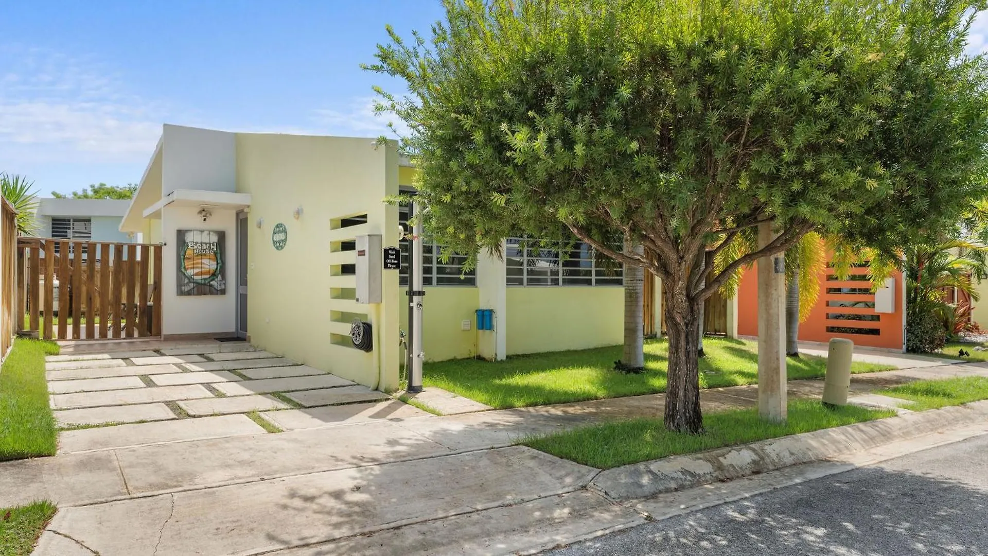 اتصالات Casa Isabel At Puerto Bahia Steps From The Beach 